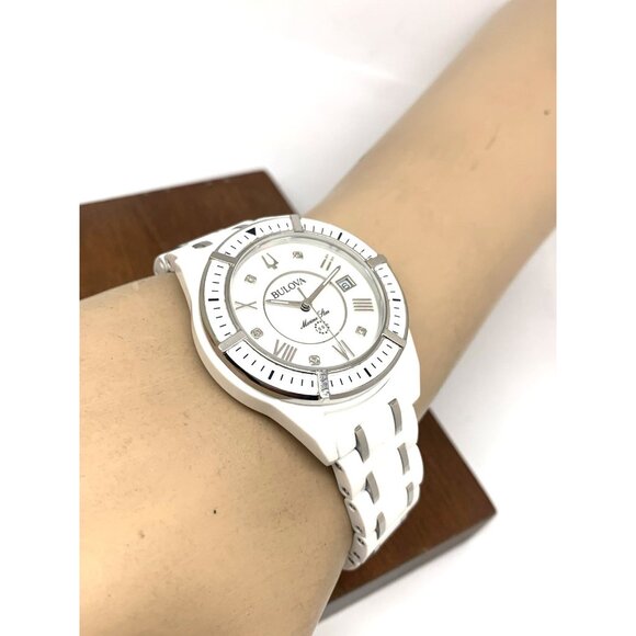 Bulova Women's Watch 98P172 Marine Star Quartz Diamond MOP Dial Ceramic 37mm - Picture 6 of 15